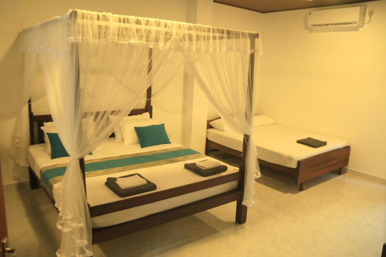 Sri Villa Rest Хиккадува Экстерьер фото