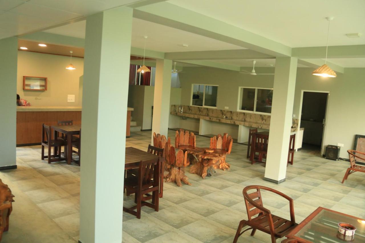 Sri Villa Rest Хиккадува Экстерьер фото