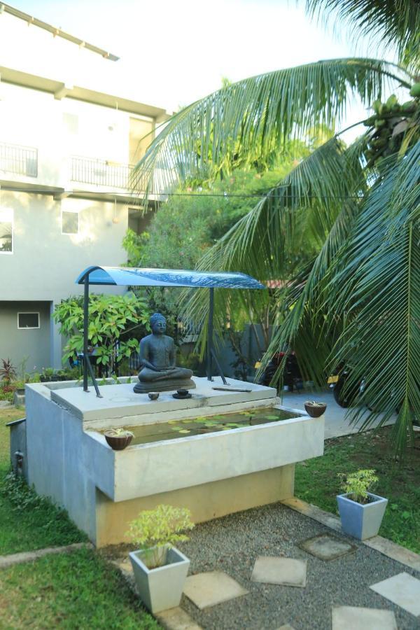 Sri Villa Rest Хиккадува Экстерьер фото