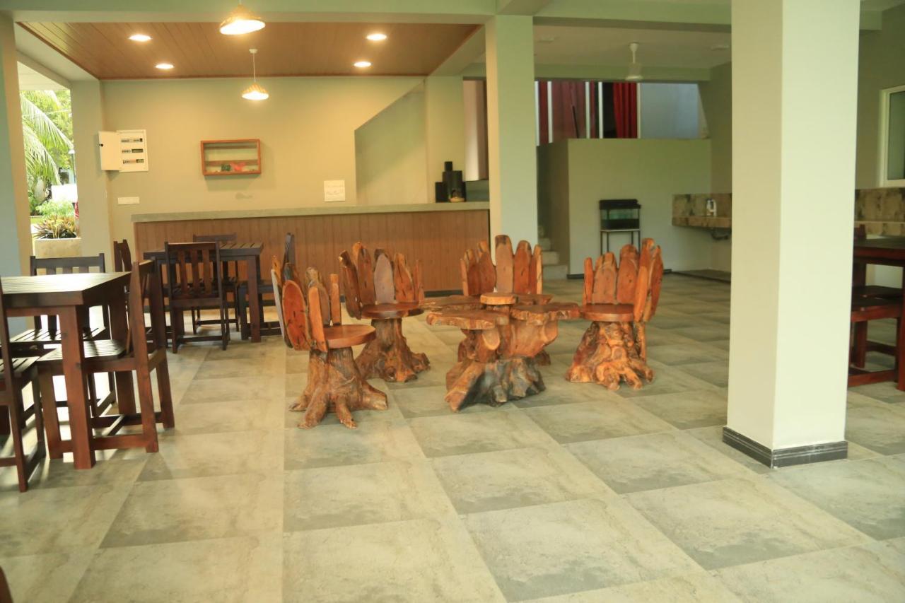 Sri Villa Rest Хиккадува Экстерьер фото