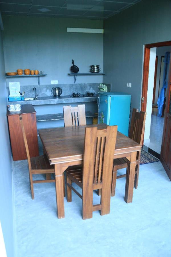 Sri Villa Rest Хиккадува Экстерьер фото