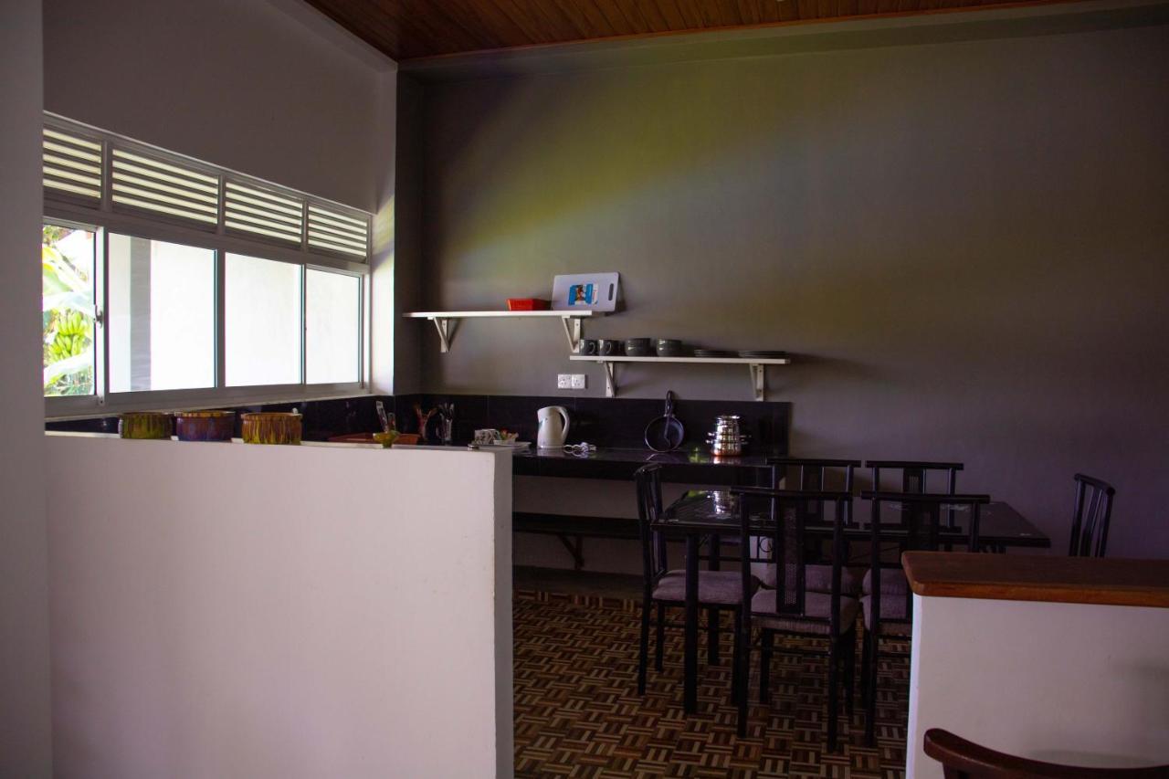 Sri Villa Rest Хиккадува Экстерьер фото