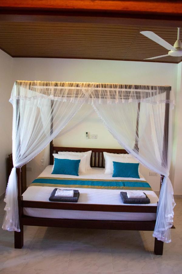 Sri Villa Rest Хиккадува Экстерьер фото